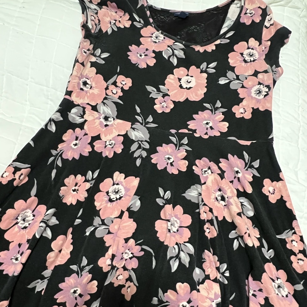 CLOSET DECLUTTERING!! Flower Dress Aero